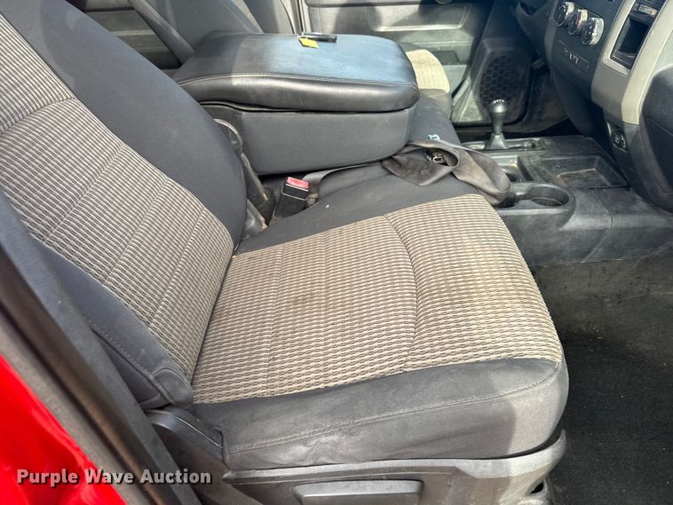 image for item DX3559 2012 Dodge Ram 2500HD Crew Cab flatbed pickup truck