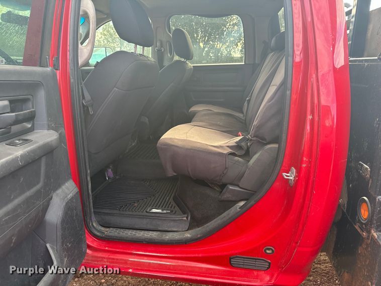 image for item DX3559 2012 Dodge Ram 2500HD Crew Cab flatbed pickup truck