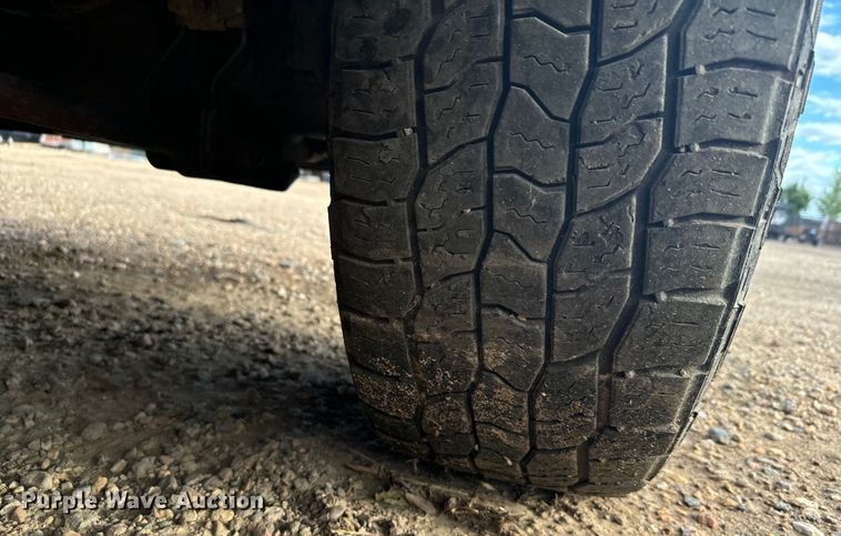 image for item DX3559 2012 Dodge Ram 2500HD Crew Cab flatbed pickup truck