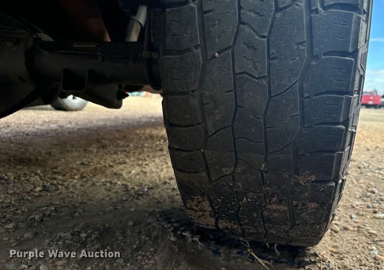 image for item DX3559 2012 Dodge Ram 2500HD Crew Cab flatbed pickup truck