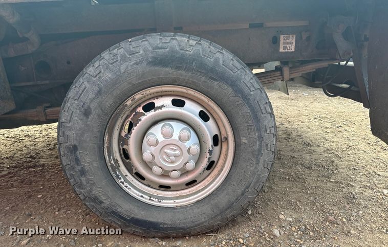 image for item DX3559 2012 Dodge Ram 2500HD Crew Cab flatbed pickup truck