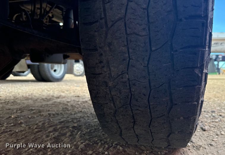 image for item DX3559 2012 Dodge Ram 2500HD Crew Cab flatbed pickup truck