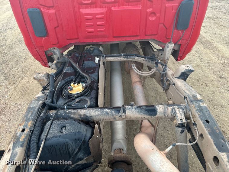 image for item DX3560 2019 Chevrolet  Silverado 2500HD Double Cab pickup truck cab and chassis