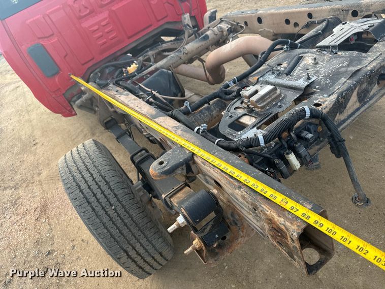 image for item DX3560 2019 Chevrolet  Silverado 2500HD Double Cab pickup truck cab and chassis