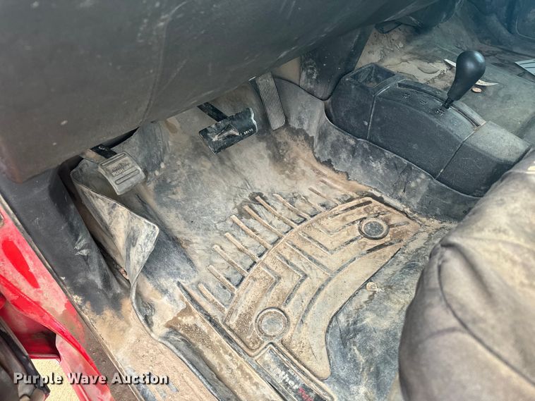 image for item DX3560 2019 Chevrolet  Silverado 2500HD Double Cab pickup truck cab and chassis