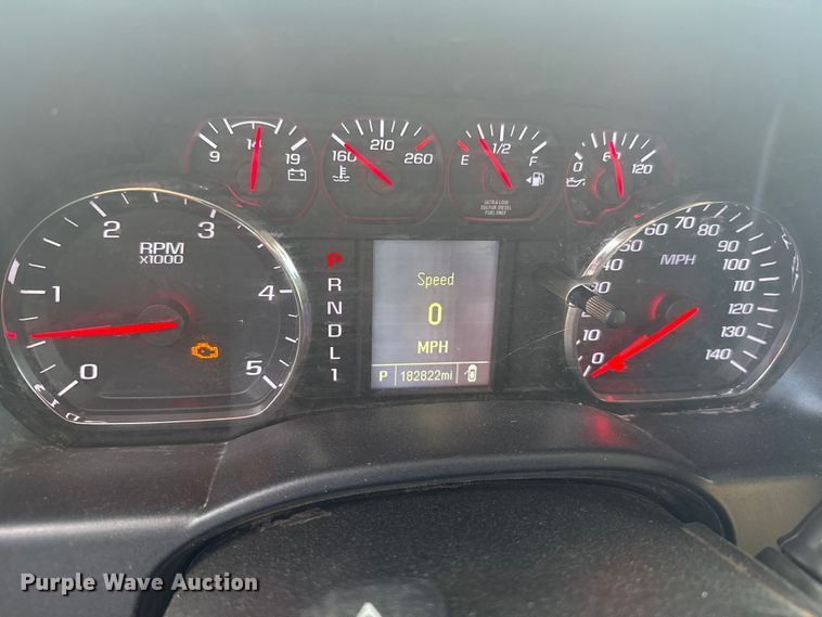 image for item DX3560 2019 Chevrolet  Silverado 2500HD Double Cab pickup truck cab and chassis