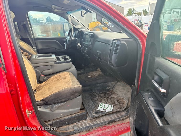 image for item DX3560 2019 Chevrolet  Silverado 2500HD Double Cab pickup truck cab and chassis