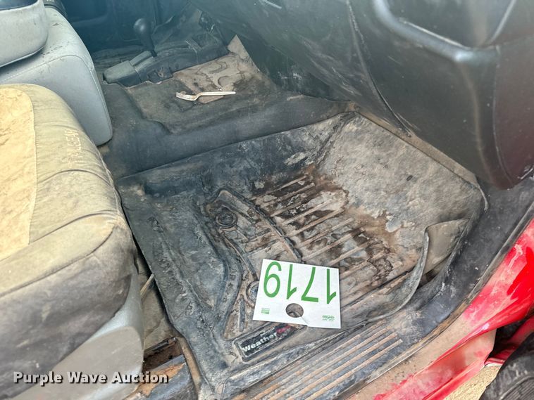 image for item DX3560 2019 Chevrolet  Silverado 2500HD Double Cab pickup truck cab and chassis