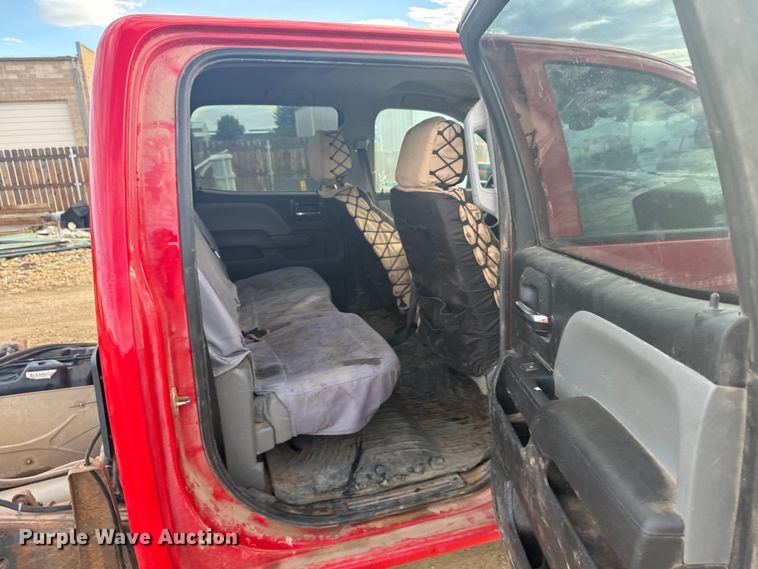 image for item DX3560 2019 Chevrolet  Silverado 2500HD Double Cab pickup truck cab and chassis