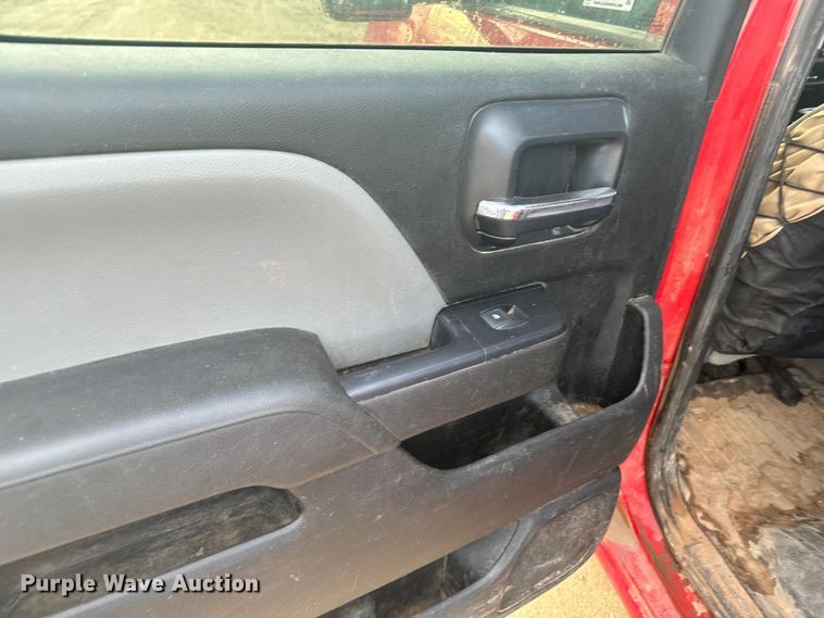 image for item DX3560 2019 Chevrolet  Silverado 2500HD Double Cab pickup truck cab and chassis