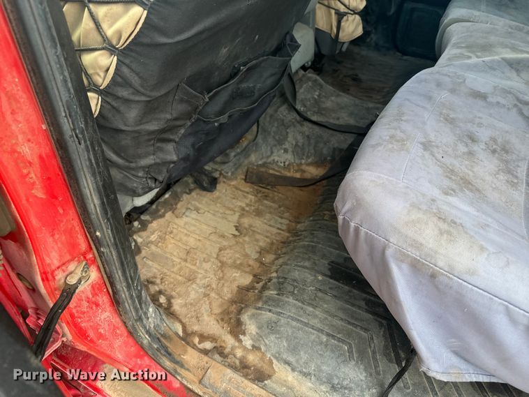 image for item DX3560 2019 Chevrolet  Silverado 2500HD Double Cab pickup truck cab and chassis