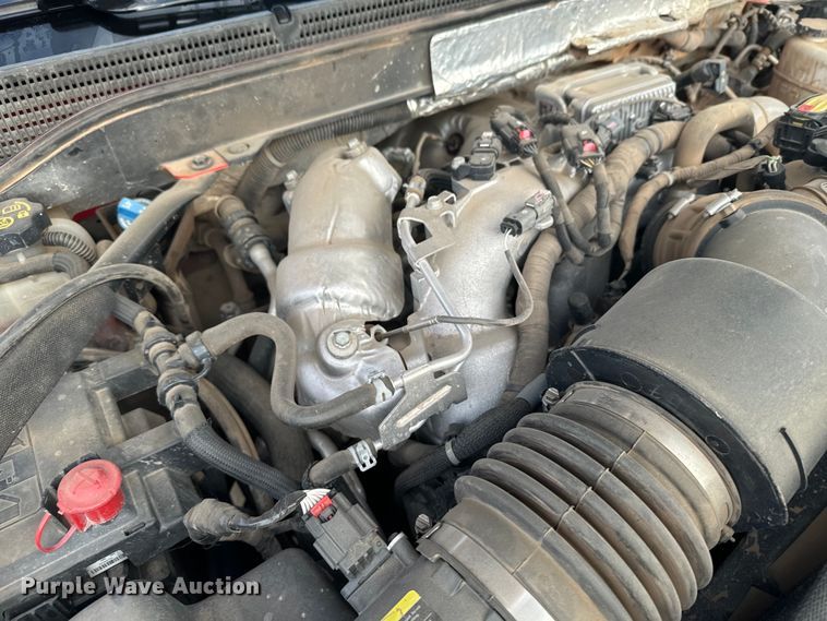 image for item DX3560 2019 Chevrolet  Silverado 2500HD Double Cab pickup truck cab and chassis