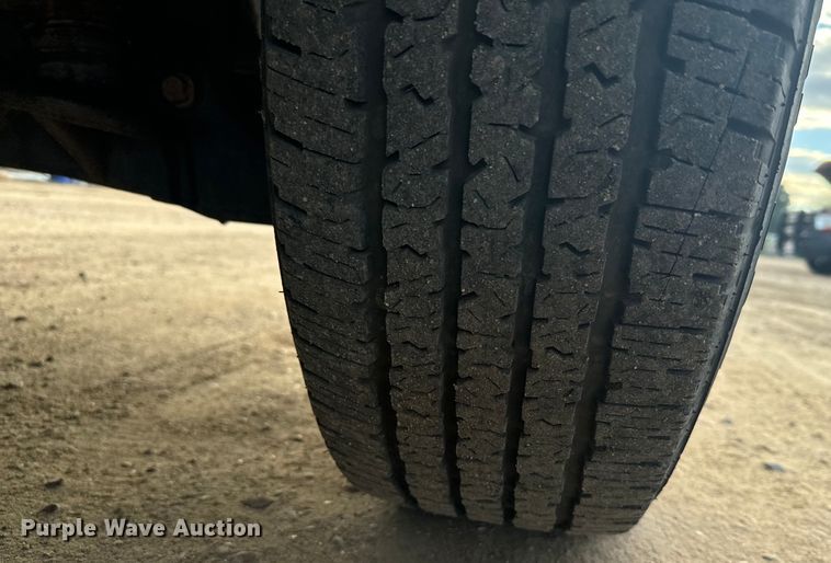 image for item DX3560 2019 Chevrolet  Silverado 2500HD Double Cab pickup truck cab and chassis