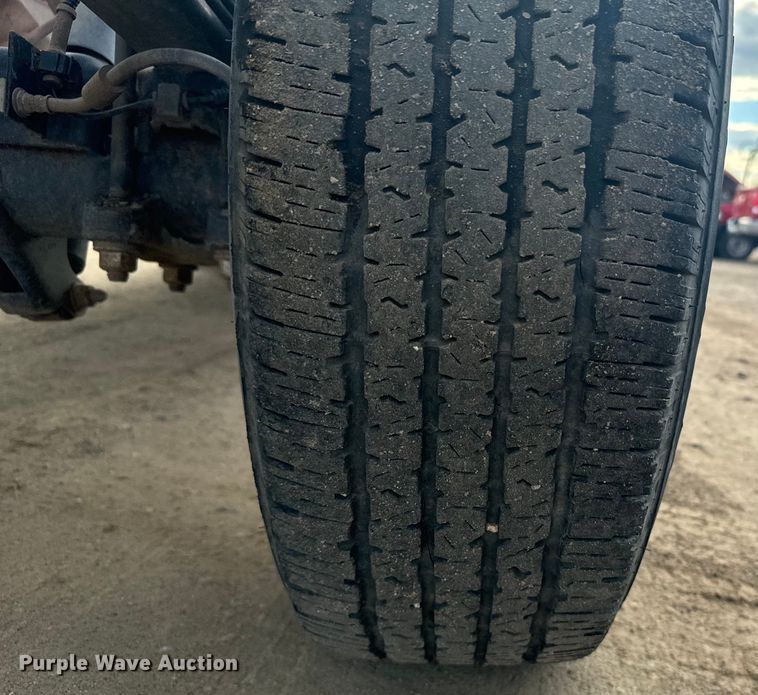 image for item DX3560 2019 Chevrolet  Silverado 2500HD Double Cab pickup truck cab and chassis