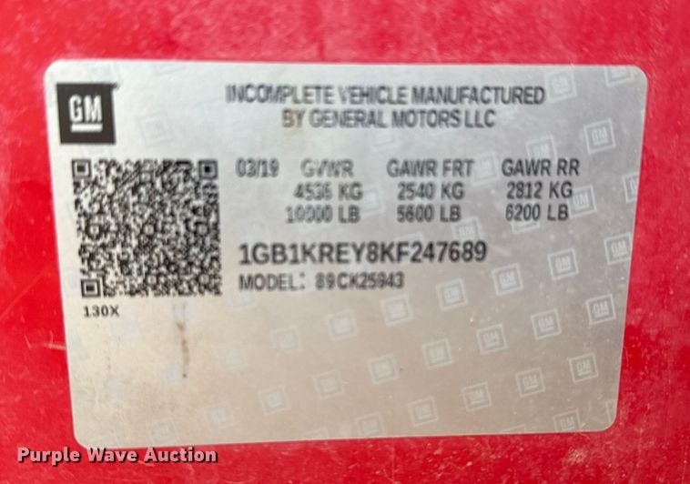 image for item DX3560 2019 Chevrolet  Silverado 2500HD Double Cab pickup truck cab and chassis