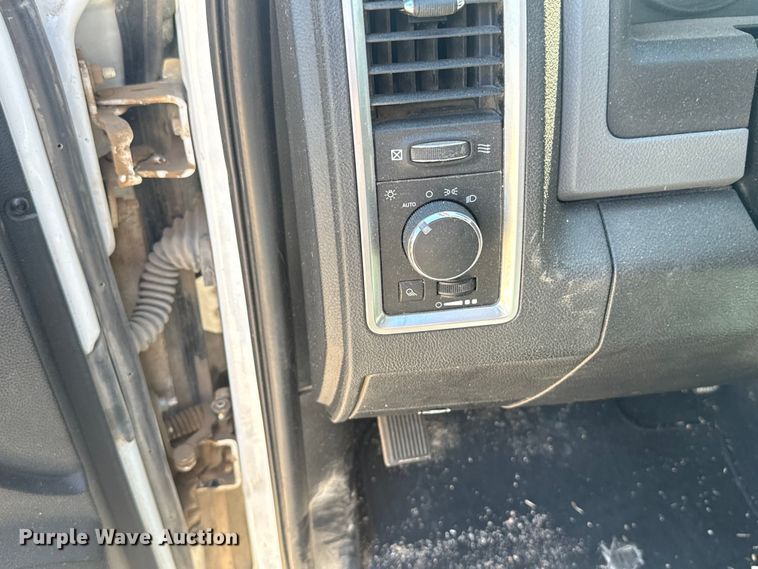 image for item DX3562 2013 Dodge Ram 1500 pickup truck