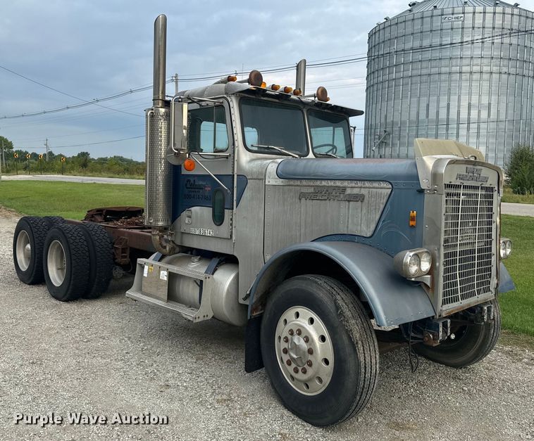 image for item EE7503 1977 White Freightliner  semi truck