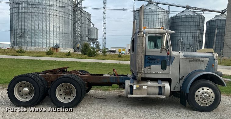 image for item EE7503 1977 White Freightliner  semi truck