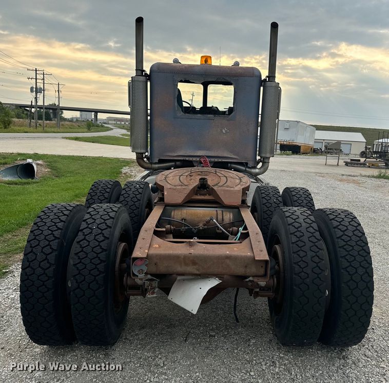 image for item EE7503 1977 White Freightliner  semi truck