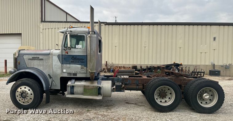 image for item EE7503 1977 White Freightliner  semi truck