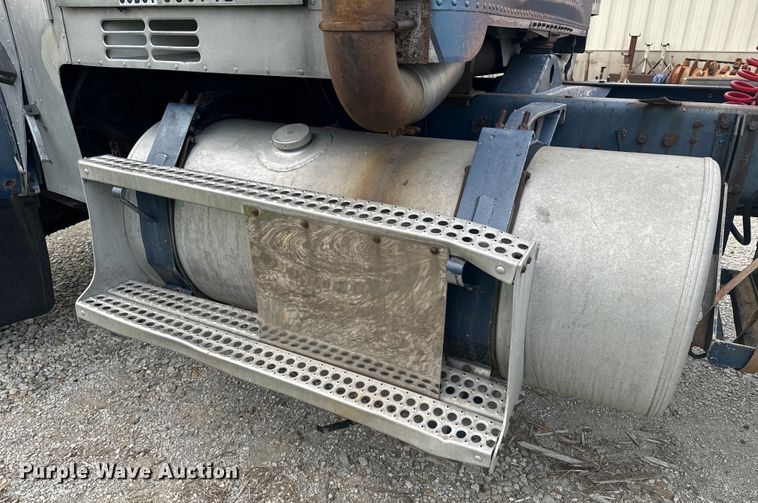 image for item EE7503 1977 White Freightliner  semi truck