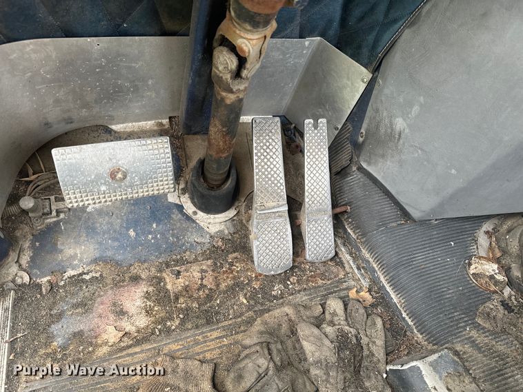 image for item EE7503 1977 White Freightliner  semi truck