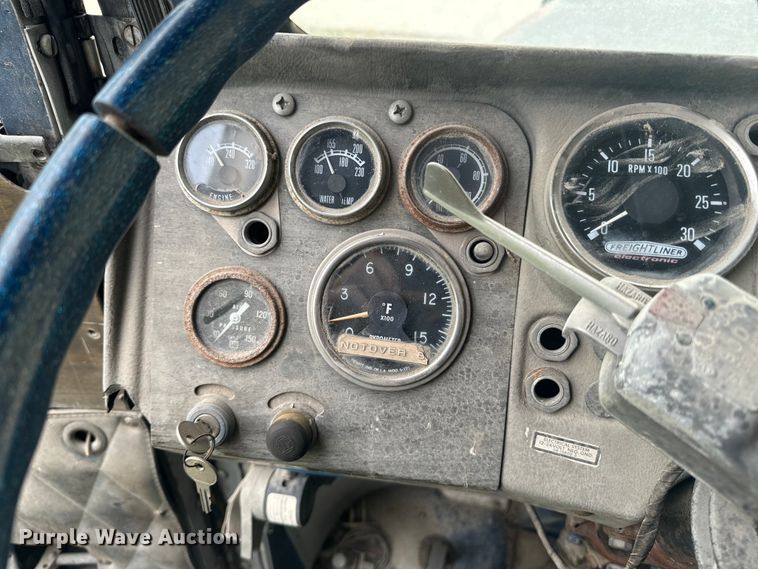 image for item EE7503 1977 White Freightliner  semi truck