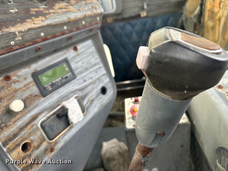 image for item EE7503 1977 White Freightliner  semi truck