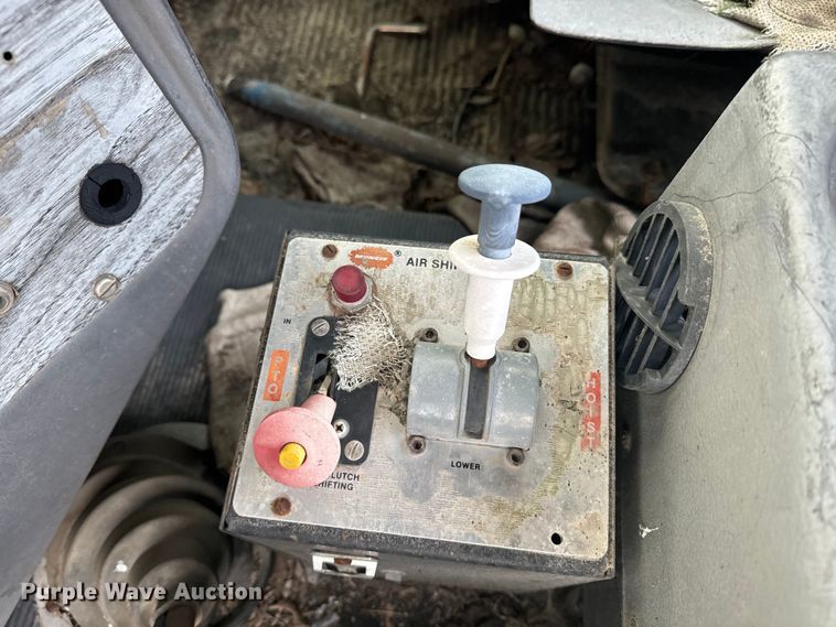 image for item EE7503 1977 White Freightliner  semi truck