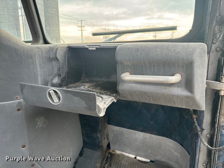 image for item EE7503 1977 White Freightliner  semi truck