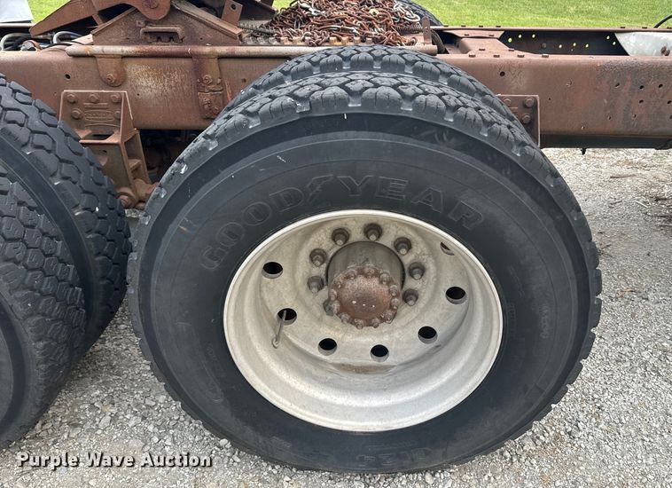 image for item EE7503 1977 White Freightliner  semi truck