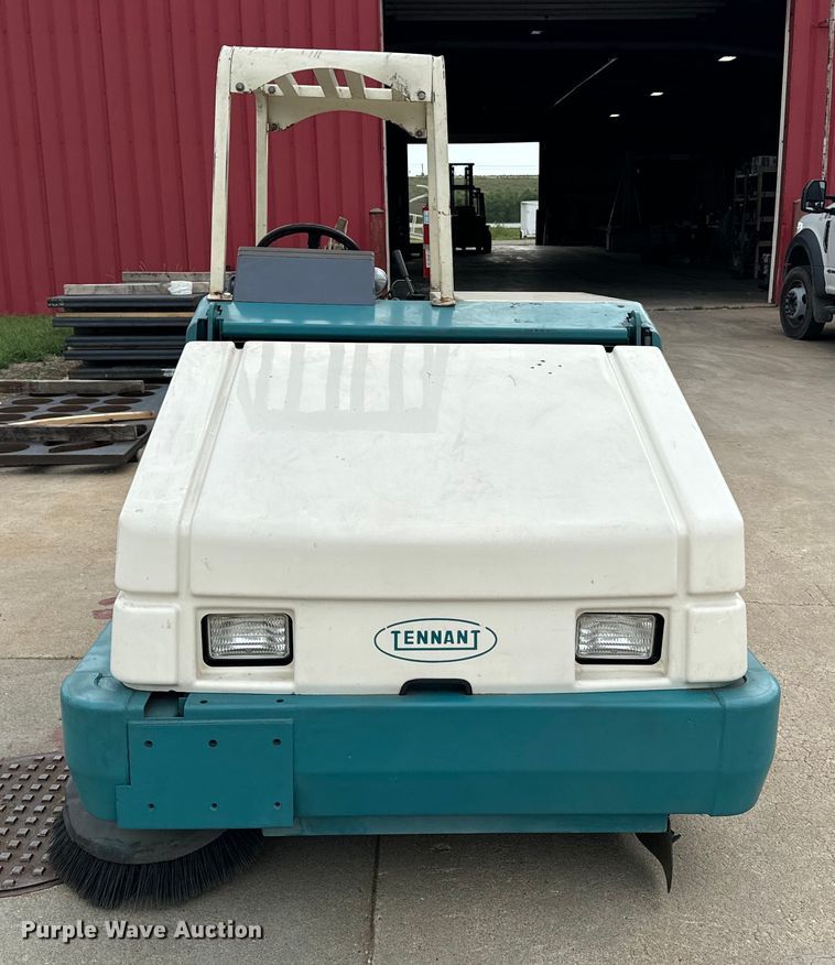 image for item EE7504 Tennant  385 sweeper