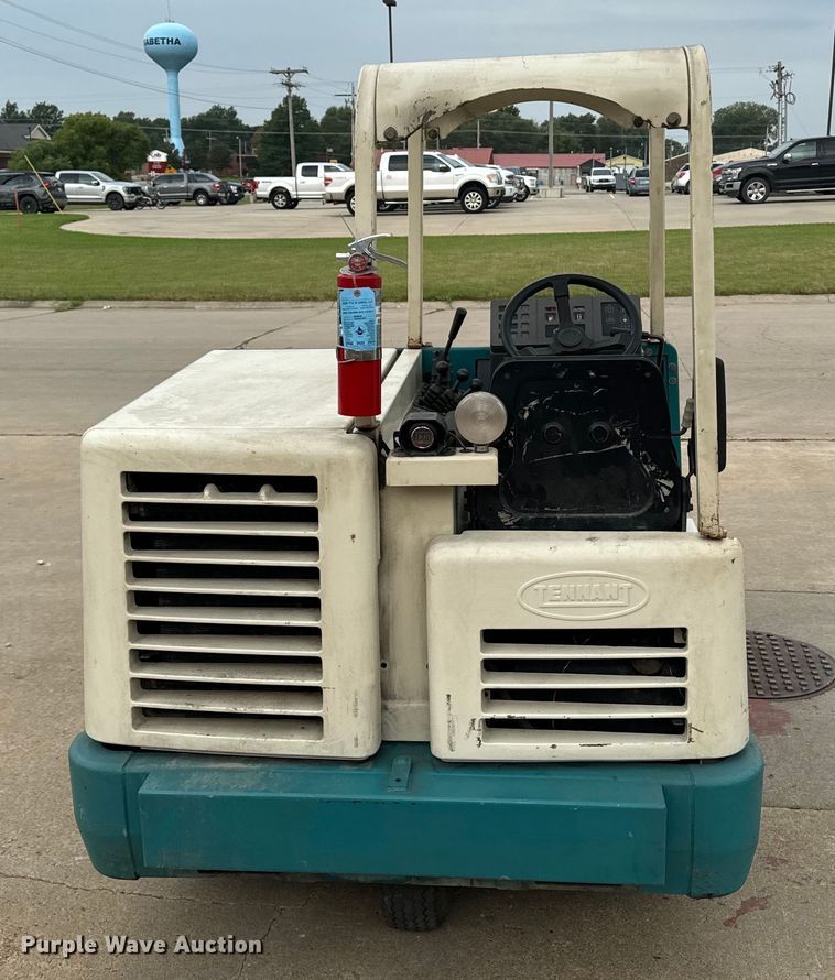 image for item EE7504 Tennant  385 sweeper