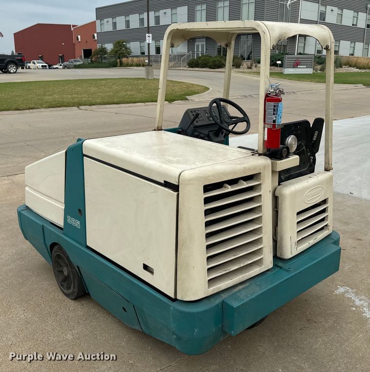 image for item EE7504 Tennant  385 sweeper