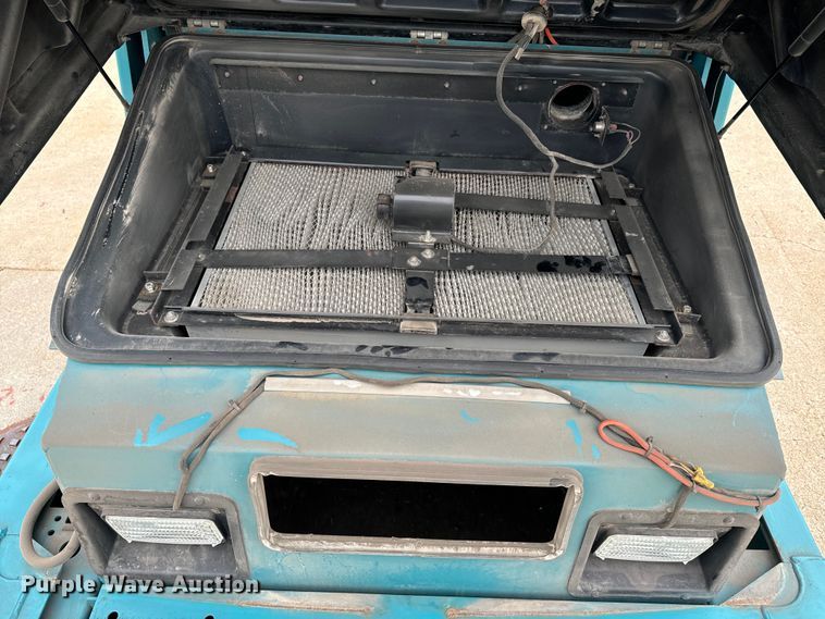 image for item EE7504 Tennant  385 sweeper