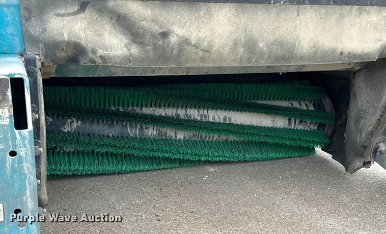 image for item EE7504 Tennant  385 sweeper