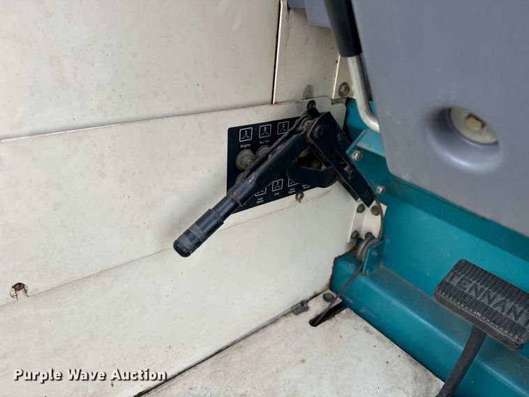 image for item EE7504 Tennant  385 sweeper