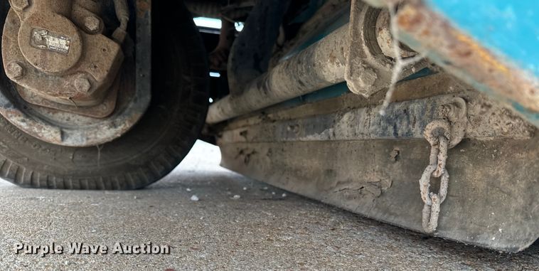 image for item EE7504 Tennant  385 sweeper