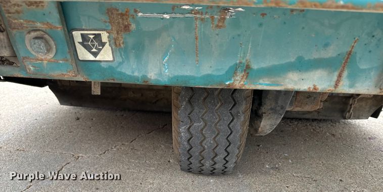 image for item EE7504 Tennant  385 sweeper