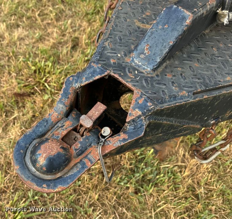 image for item EE7505 2002 Carson Trailer enclosed cargo trailer