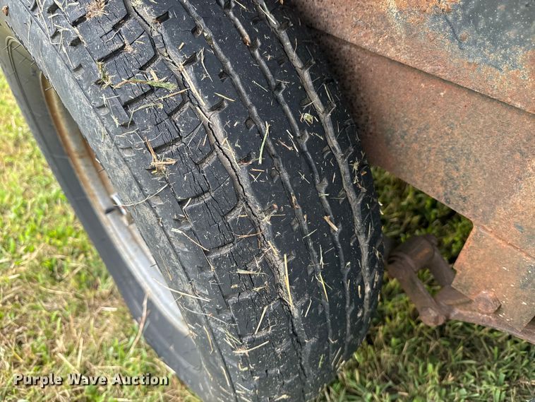 image for item EE7505 2002 Carson Trailer enclosed cargo trailer