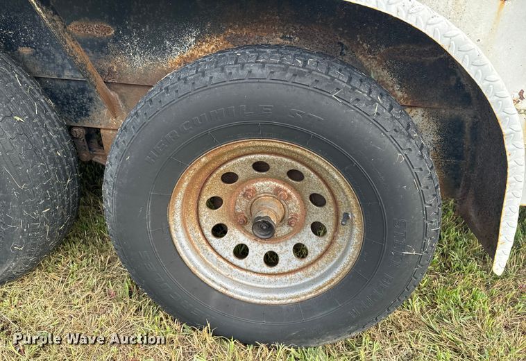 image for item EE7505 2002 Carson Trailer enclosed cargo trailer