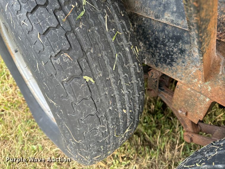 image for item EE7505 2002 Carson Trailer enclosed cargo trailer