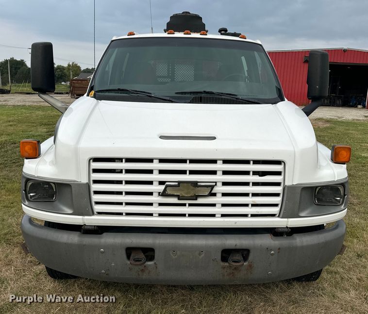 image for item EE7506 2006 GMC Chevrolet  5500 utility / service truck