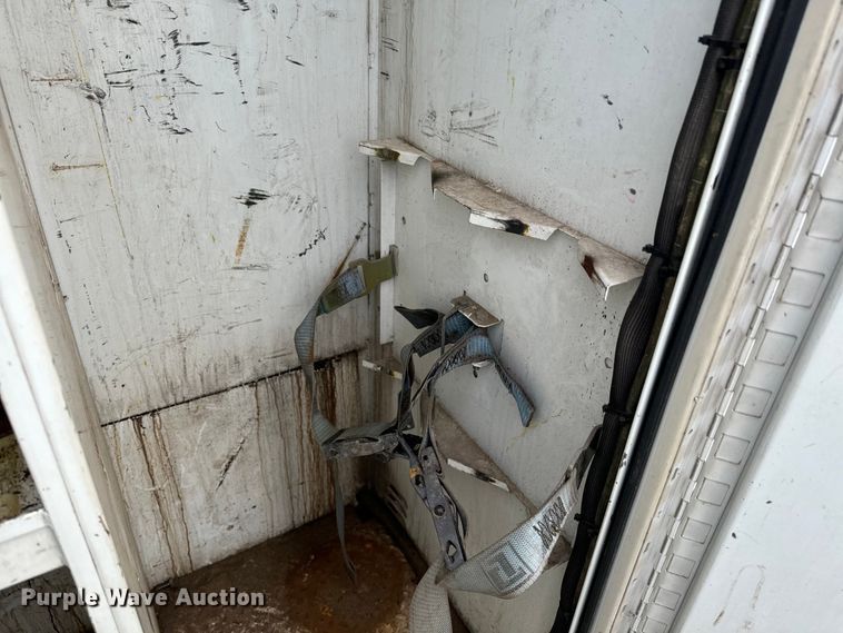 image for item EE7506 2006 GMC Chevrolet  5500 utility / service truck