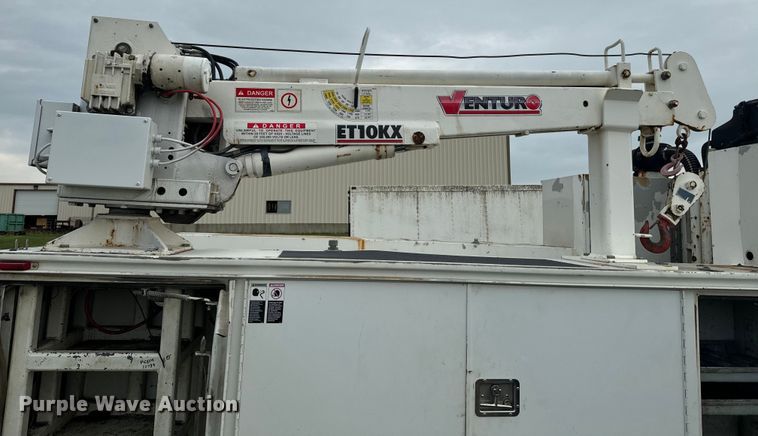 image for item EE7506 2006 GMC Chevrolet  5500 utility / service truck