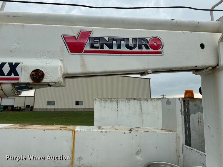 image for item EE7506 2006 GMC Chevrolet  5500 utility / service truck