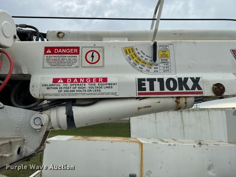 image for item EE7506 2006 GMC Chevrolet  5500 utility / service truck