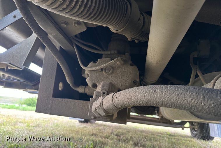 image for item EE7506 2006 GMC Chevrolet  5500 utility / service truck