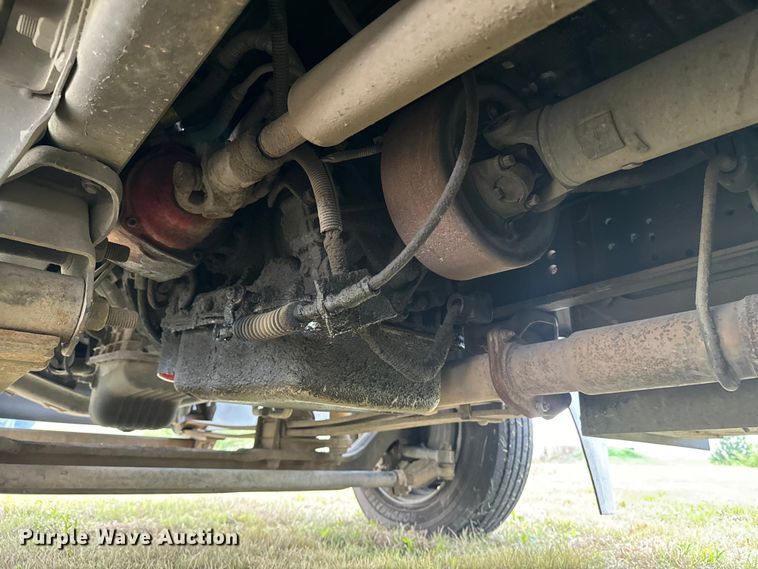 image for item EE7506 2006 GMC Chevrolet  5500 utility / service truck